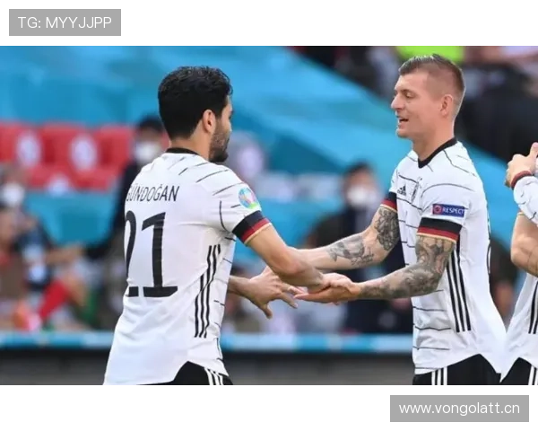 罗德里与基米希:现代全能后腰的结构差异与角色解析