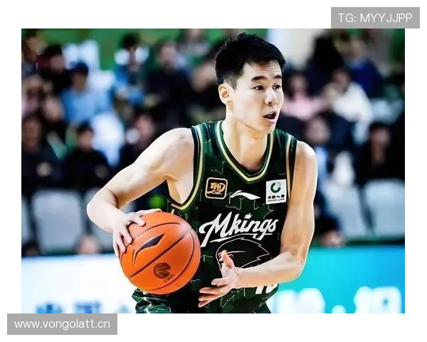 郭昊文训练完直接打车去奢侈品店，这操作谁懂